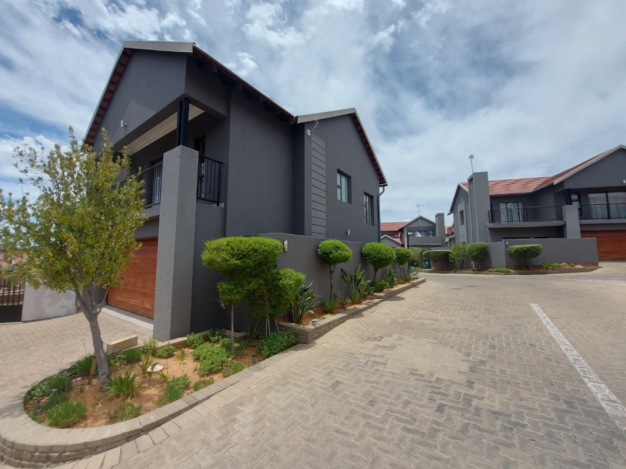 3 Bedroom Property for Sale in Wild Olive Estate Free State